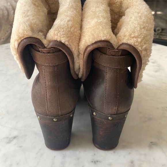 Ugg Lynnea Shearling Clog Boots - Picture 3 of 15